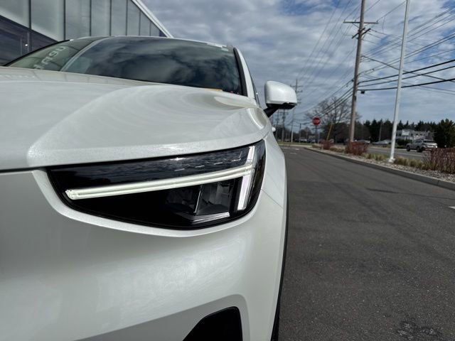 Certified 2025 Volvo XC40 B5 Core image 7