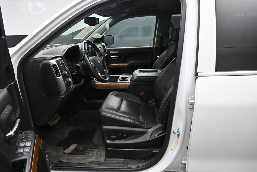 Used 2018 Chevrolet Silverado 1500 LTZ w/ Sport Package AWD/4WD image 10