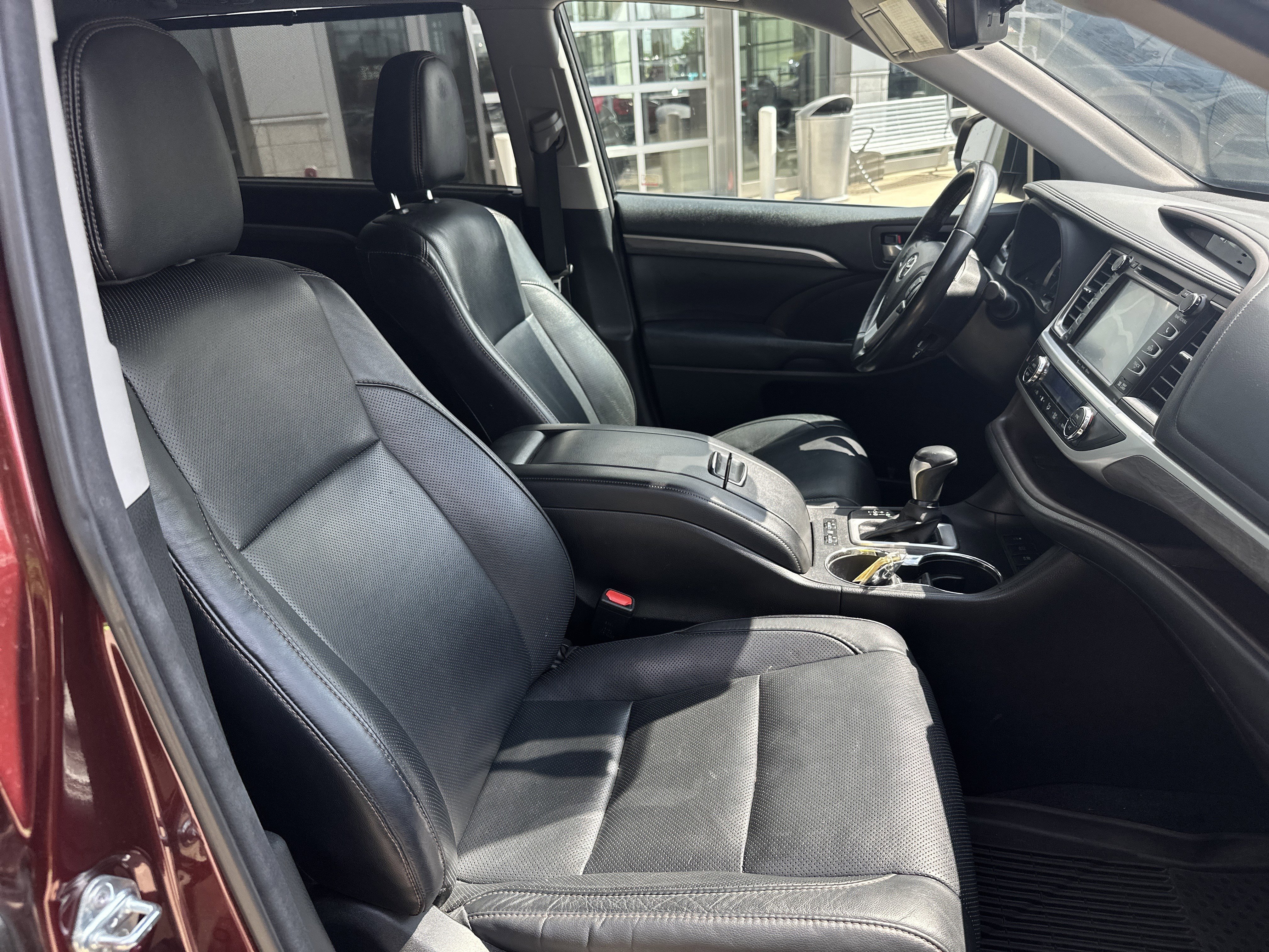 Used 2017 Toyota Highlander Limited Platinum AWD/4WD image 26