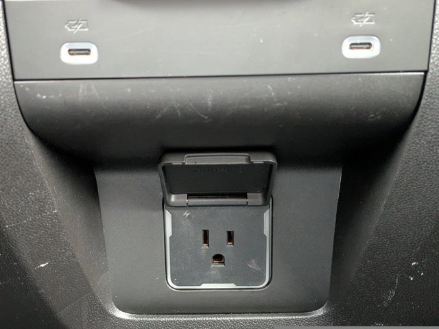 Used 2021 Chevrolet Tahoe High Country image 15