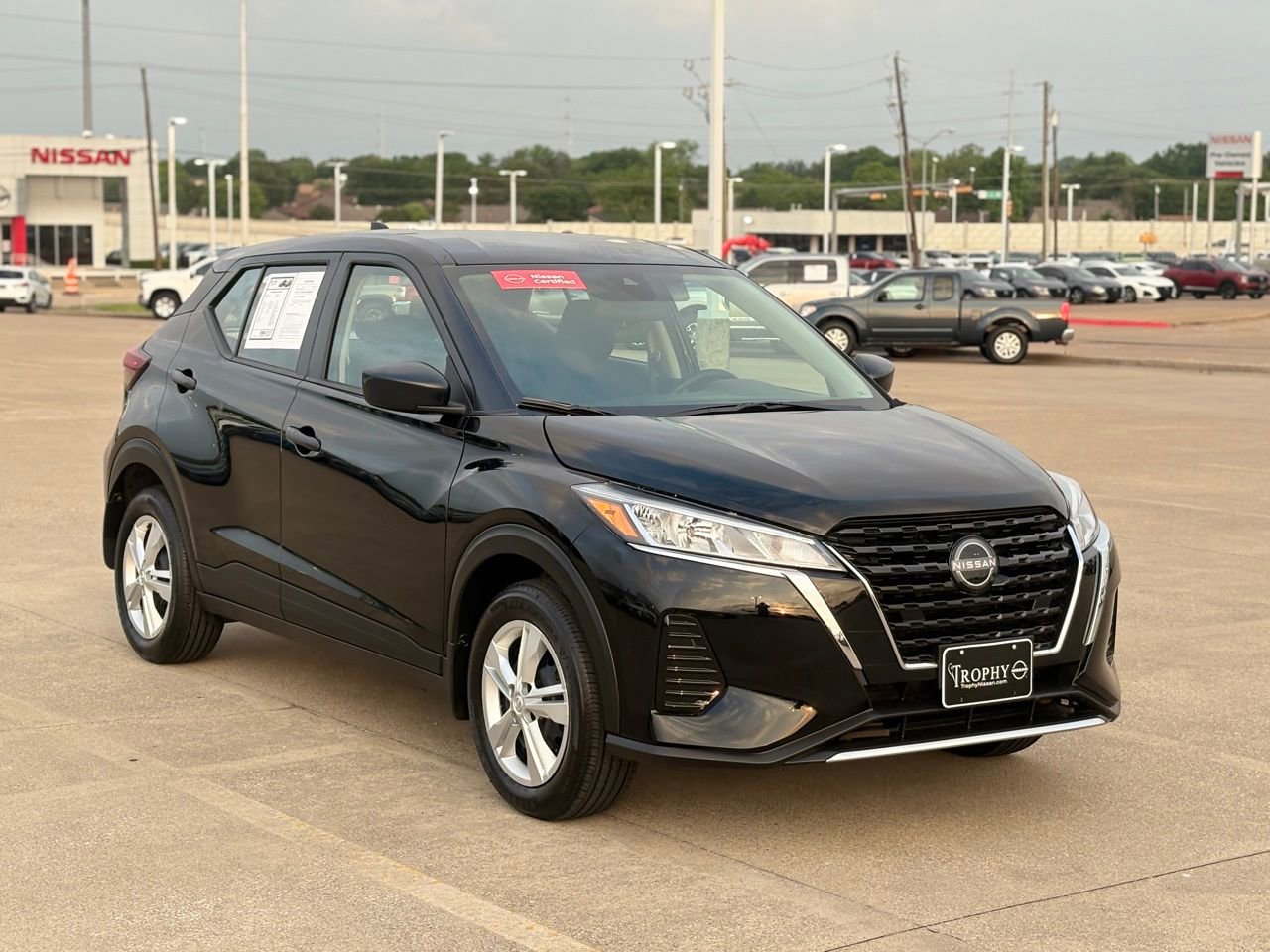Certified 2025 Nissan Kicks Play S FWD image 5