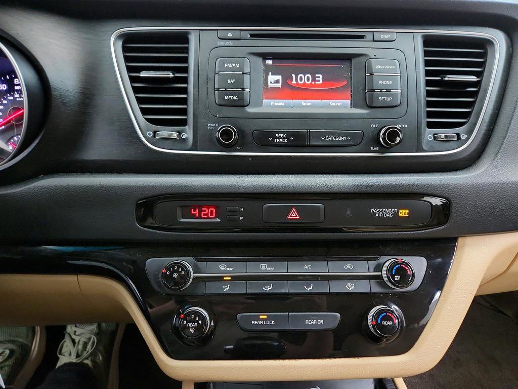 Used 2015 Kia Sedona LX w/ LX Convenience Package FWD image 17