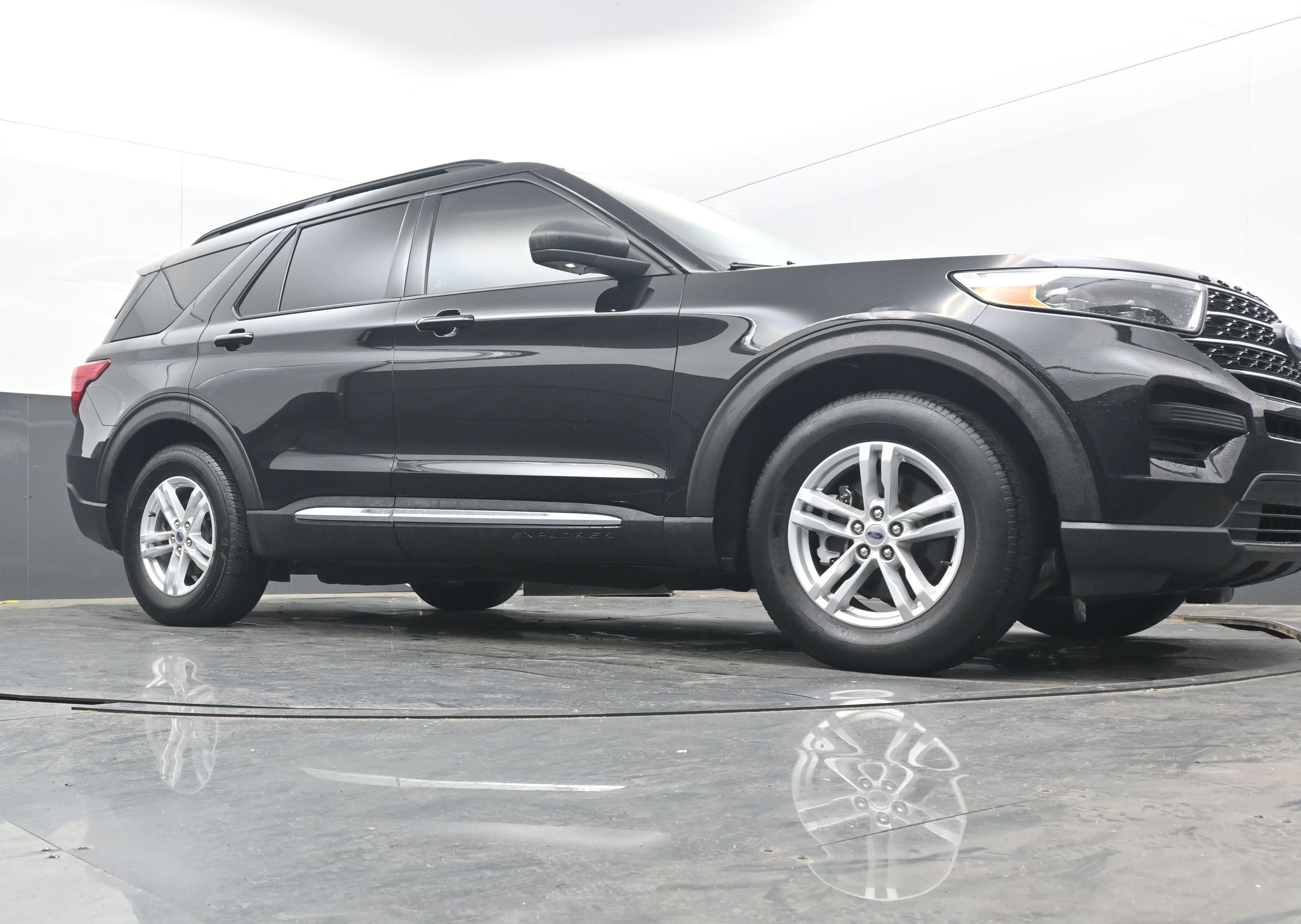 Used 2020 Ford Explorer XLT w/ Class III Trailer Tow Package image 26