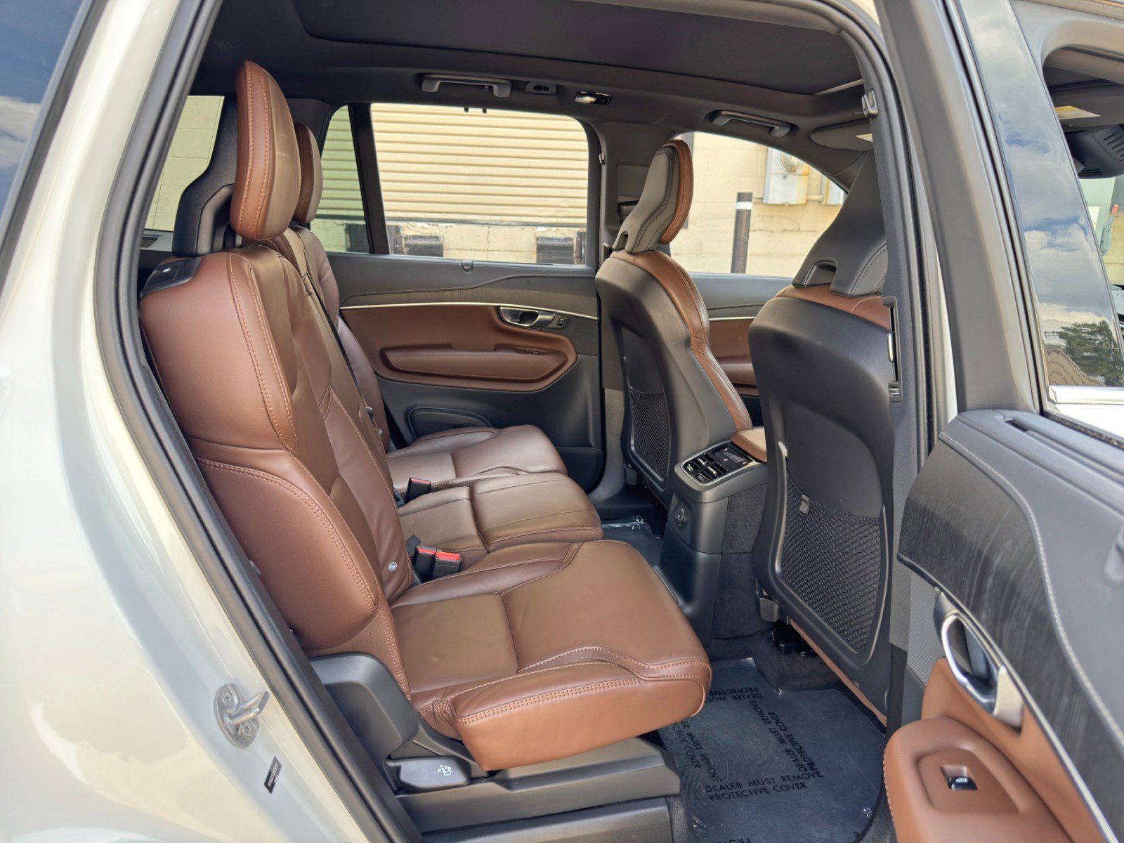 Used 2024 Volvo XC90 T8 Ultimate w/ Protection Package Premier AWD/4WD image 44