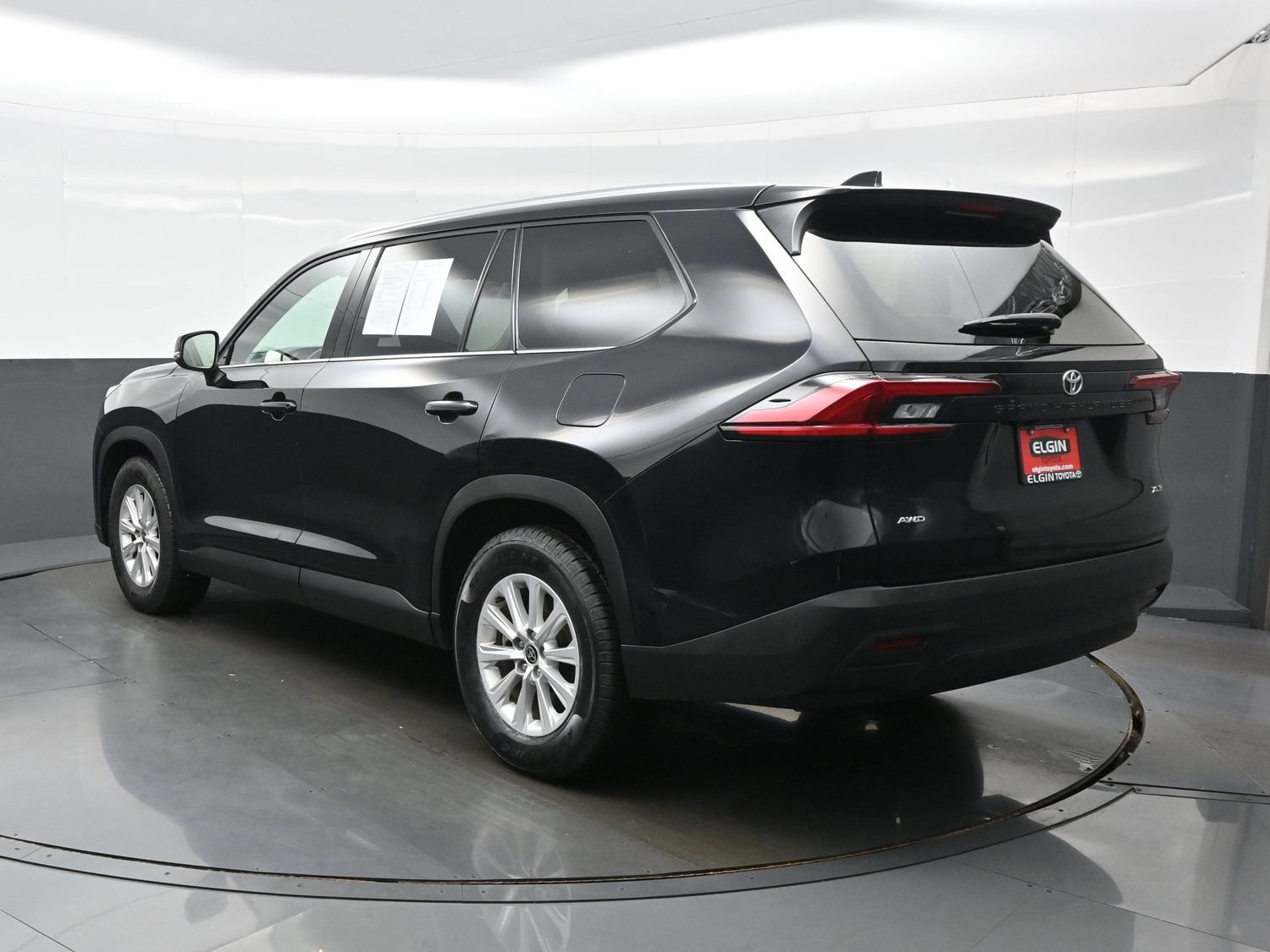Used 2025 Toyota Grand Highlander AWD image 4