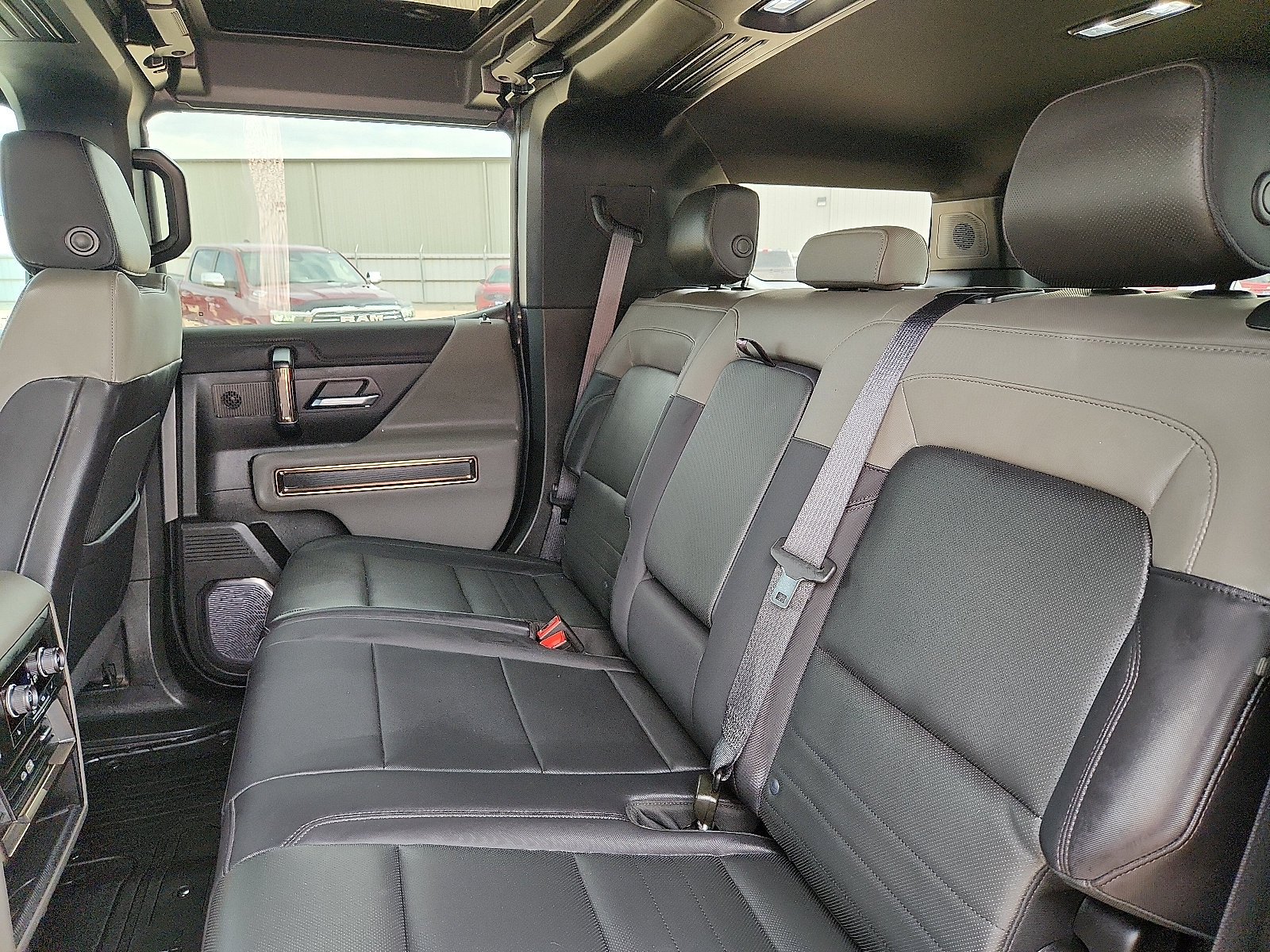 Used 2025 GMC Hummer EV 2X w/ LPO, Cargo Utility Package AWD/4WD image 9