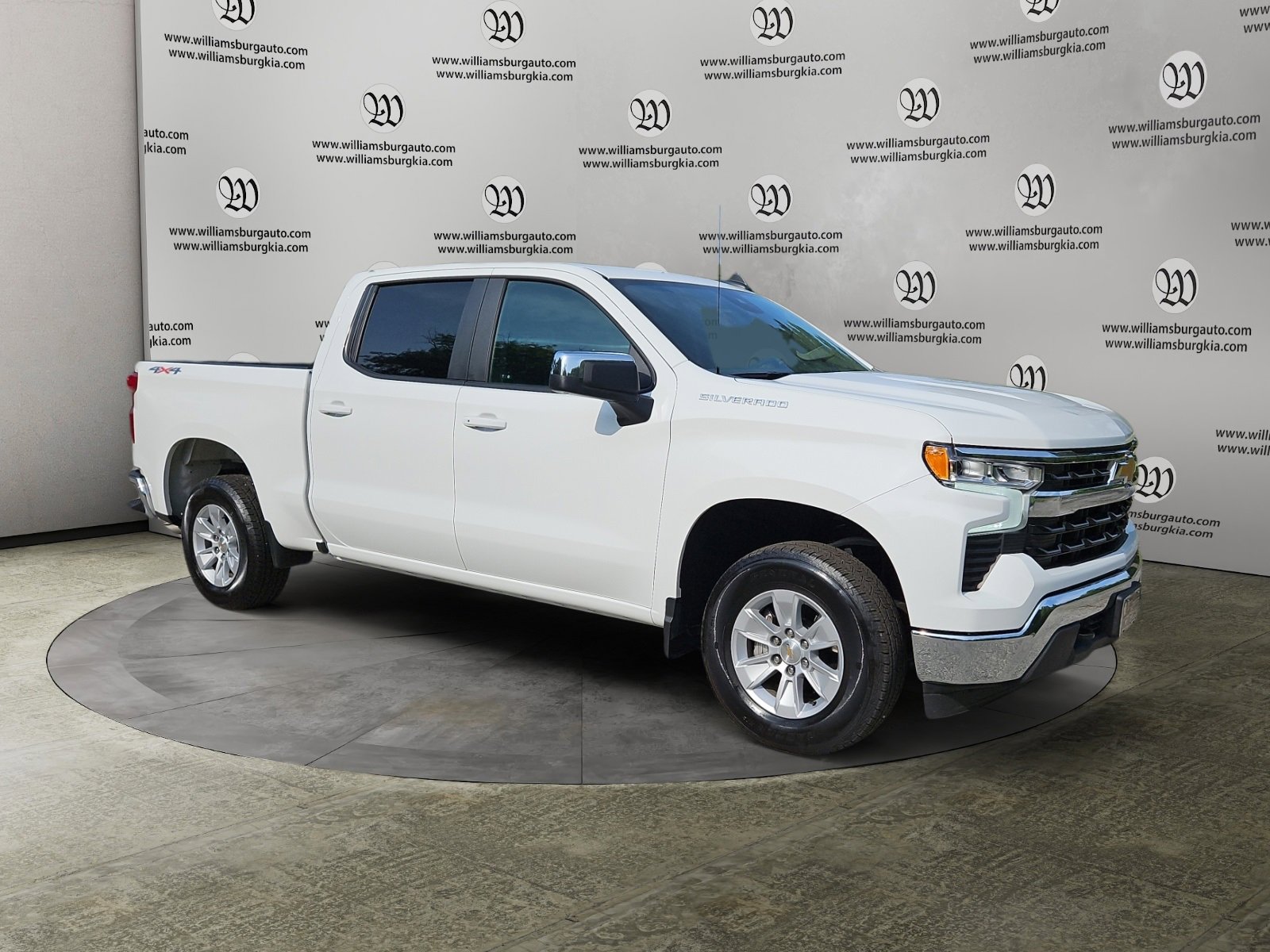 Used 2025 Chevrolet Silverado 1500 LT image 7