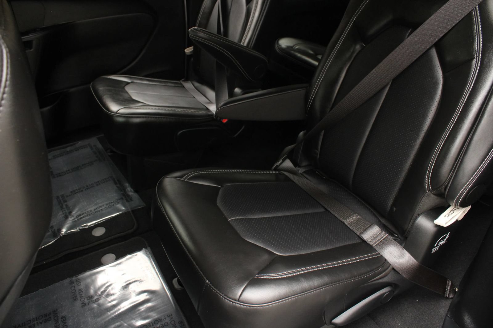 Used 2026 Chrysler Pacifica Select FWD image 19