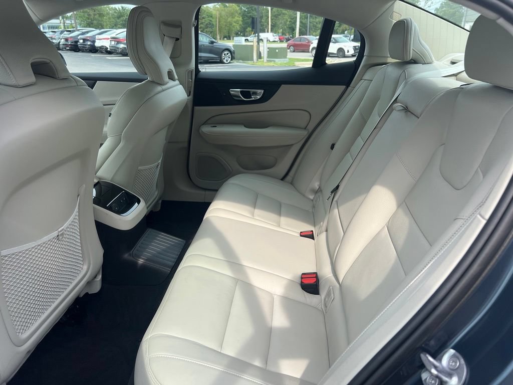 Used 2023 Volvo S60 T8 Ultimate AWD/4WD image 5