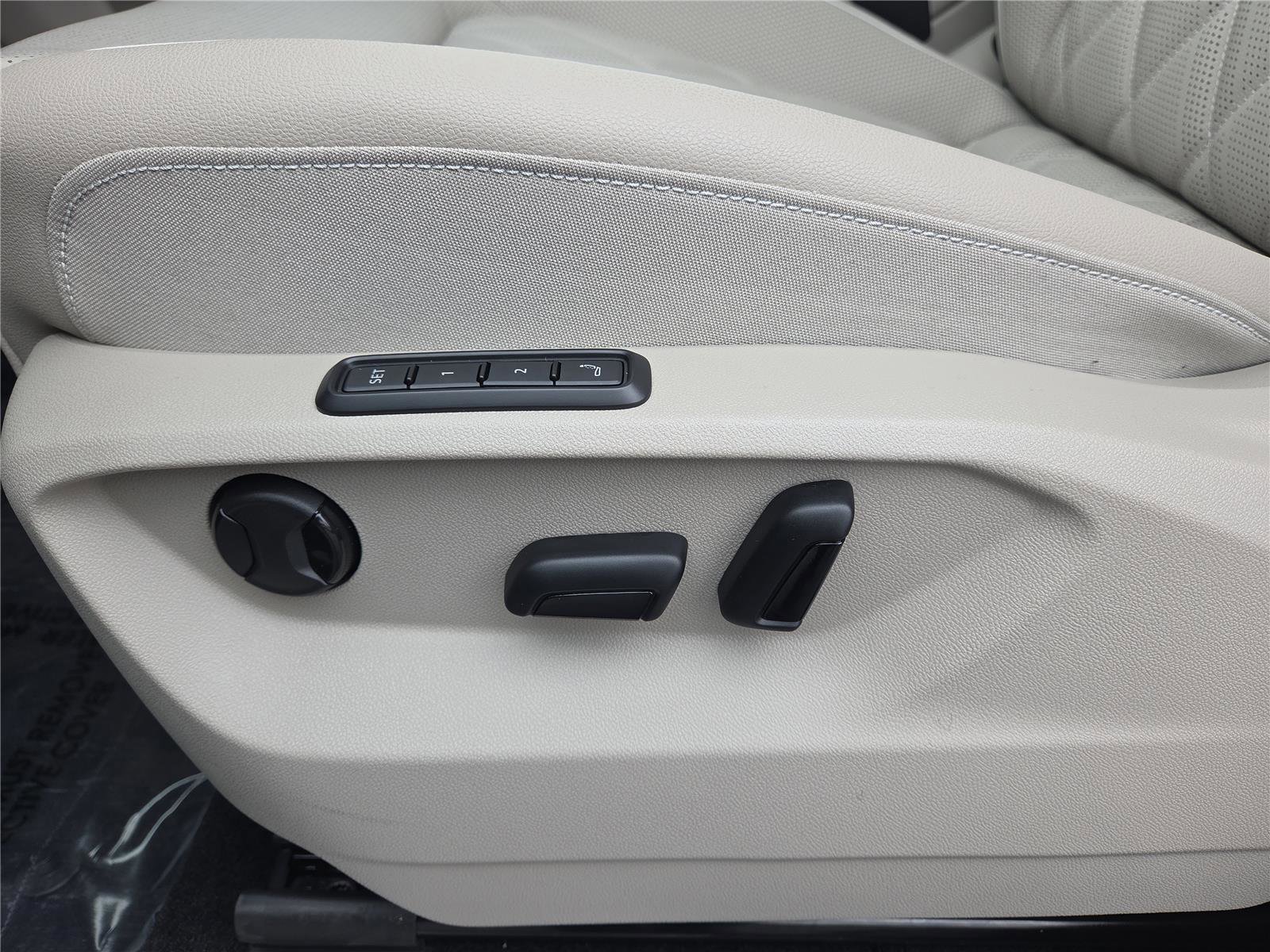 New 2026 Volkswagen Atlas SEL Premium R-Line image 14