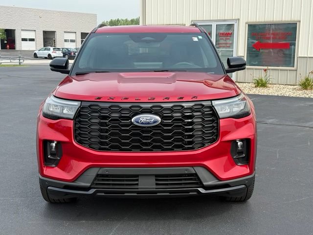 Used 2025 Ford Explorer ST-Line w/ Premium Package AWD/4WD image 2