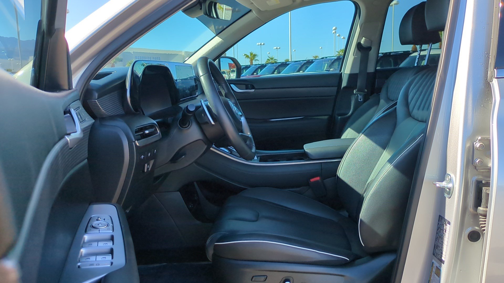 Used 2025 Hyundai Palisade Limited AWD/4WD image 14