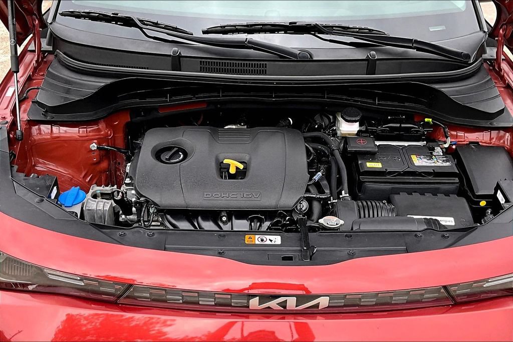 Used 2025 Kia Soul LX w/ LX Technology Package FWD image 29