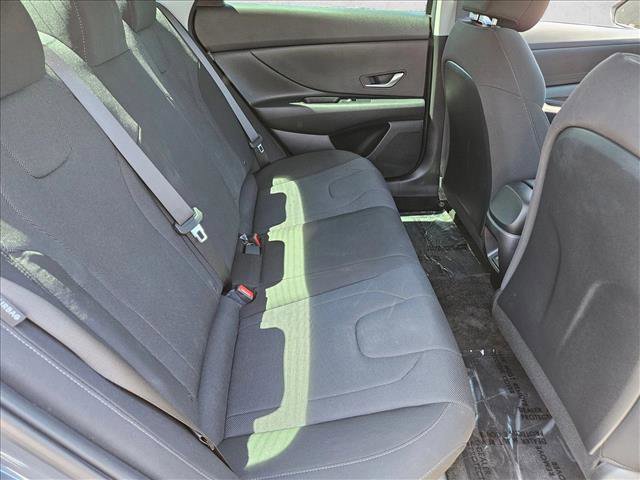 Used 2025 Hyundai Elantra SE FWD image 23