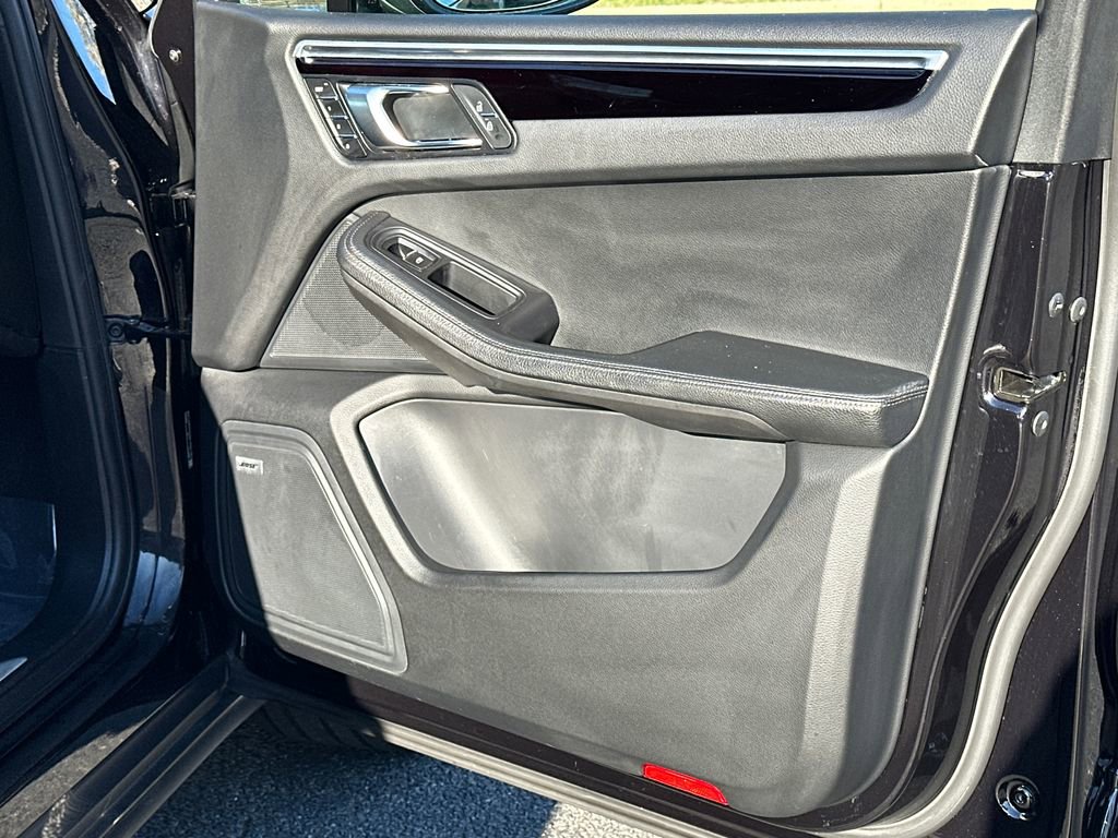 Used 2021 Porsche Macan S image 13