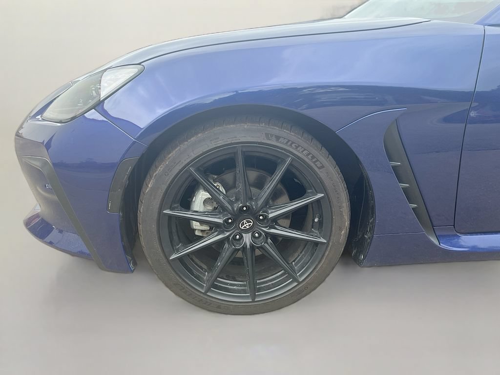 Used 2025 Toyota GR86 Premium RWD image 28