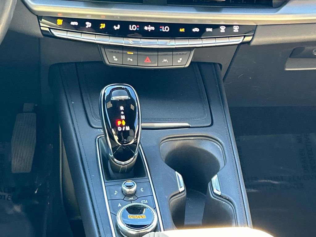 Certified 2024 Cadillac XT4 Luxury w/ Cold Weather Package image 17