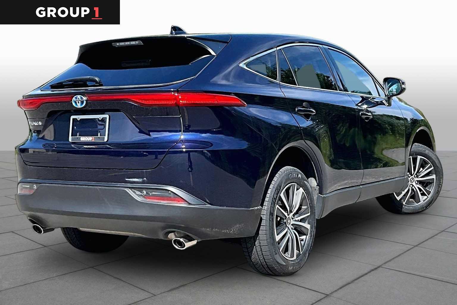 Used 2023 Toyota Venza LE AWD/4WD image 12