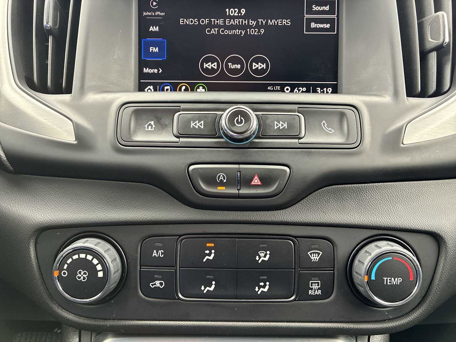 Used 2024 GMC Terrain SLE image 16