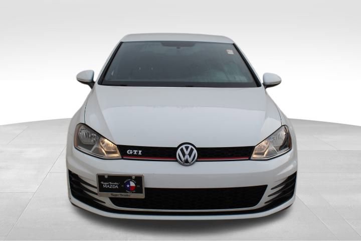 Used 2016 Volkswagen Golf S image 2