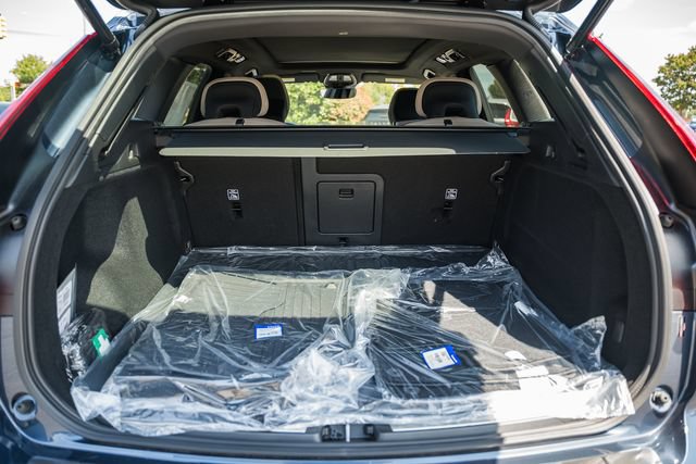New 2027 Volvo XC60 B5 Plus AWD/4WD image 10