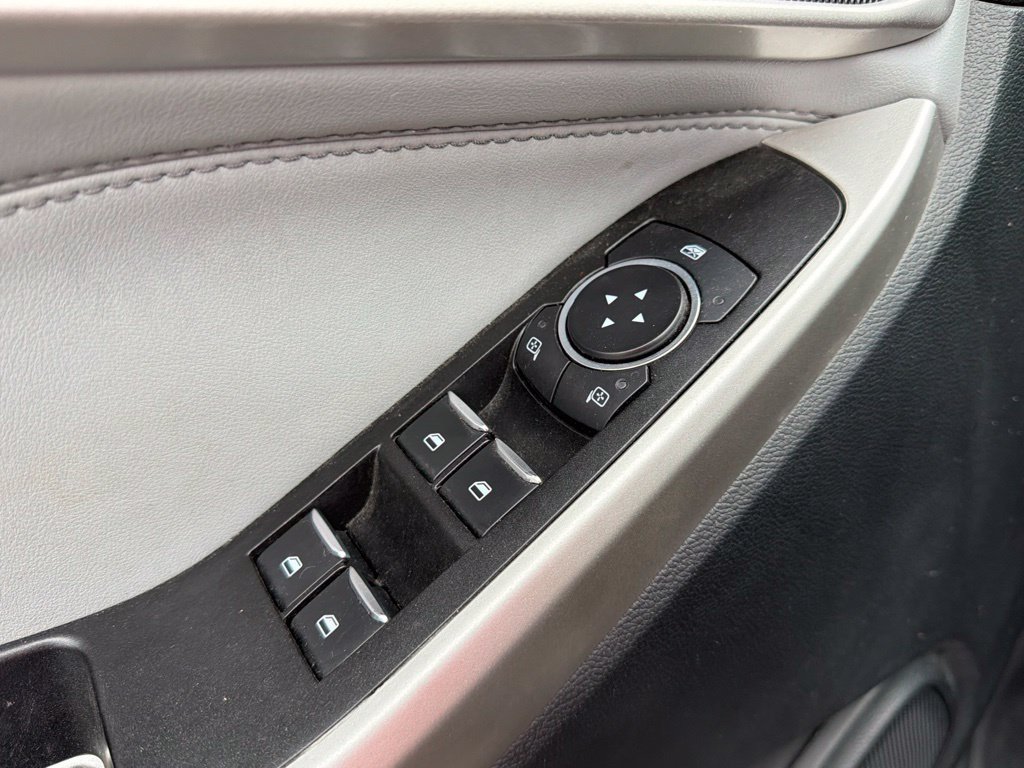 Used 2022 Ford Explorer XLT w/ Equipment Group 202A AWD/4WD image 12