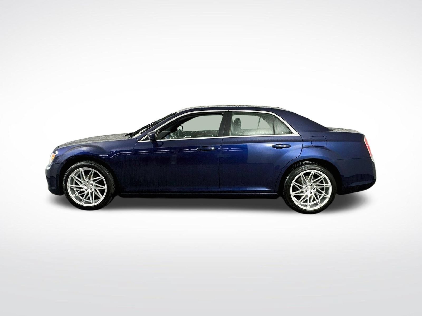 Used 2013 Chrysler 300 RWD image 5
