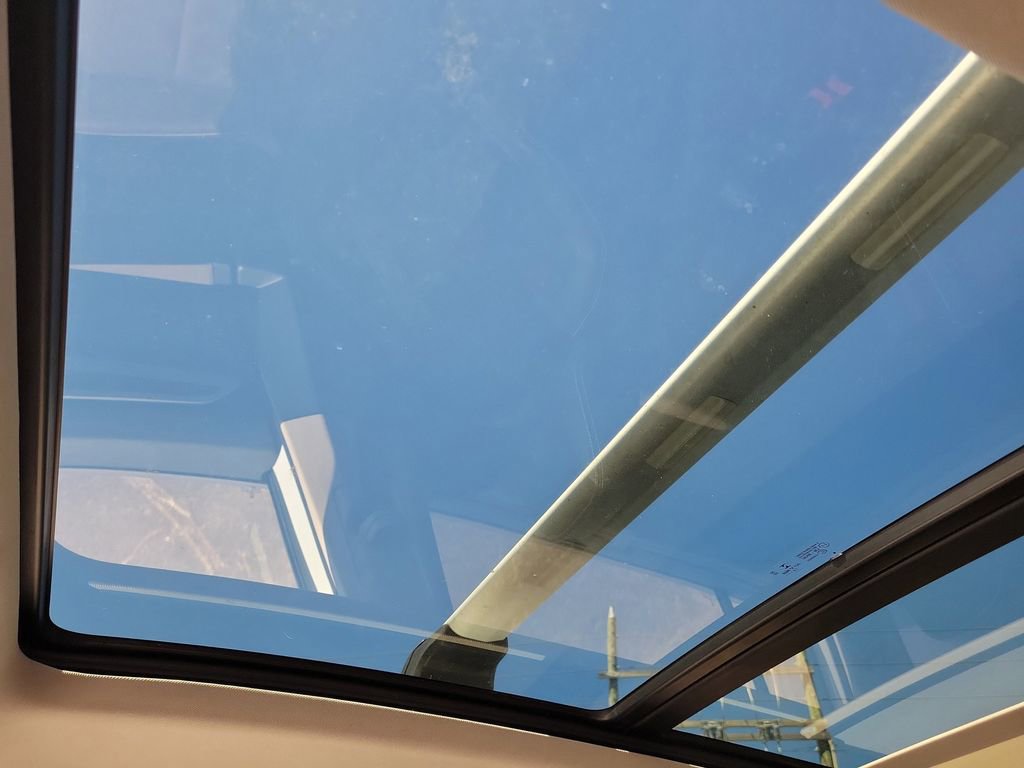 Used 2023 Volkswagen Atlas SEL R-Line image 32