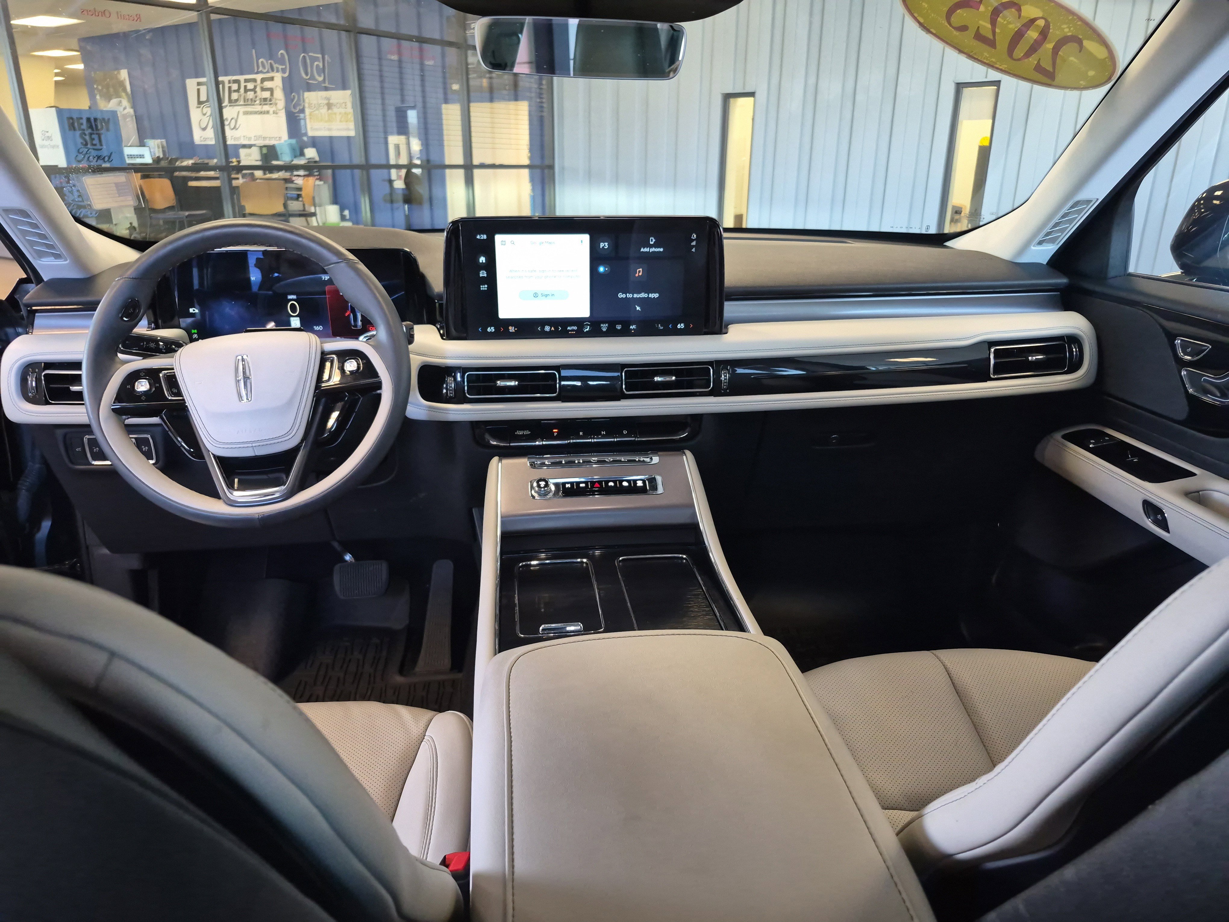 Used 2025 Lincoln Aviator AWD w/ Jet Appearance Package image 21