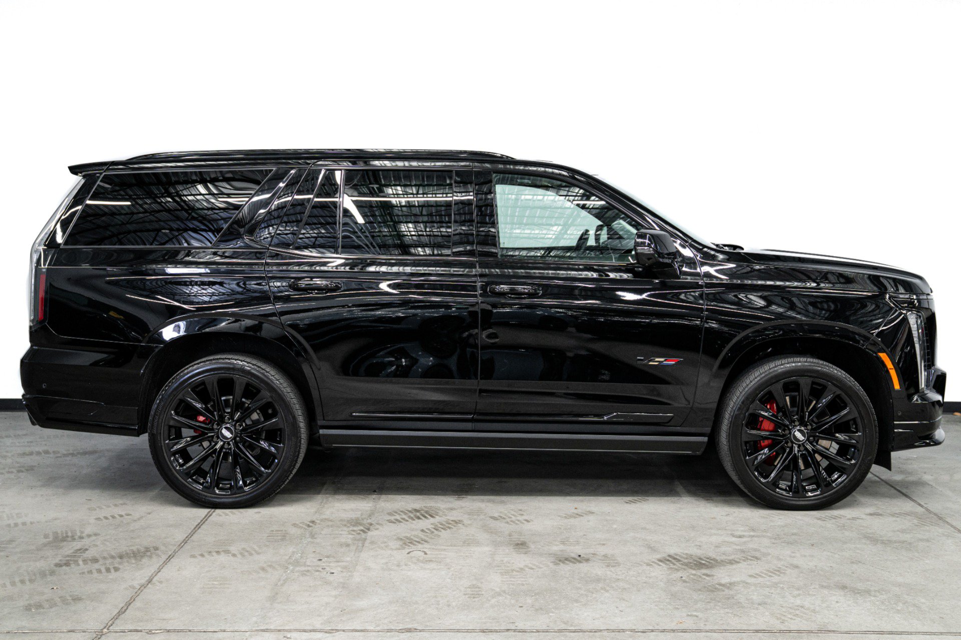 Used 2025 Cadillac Escalade V w/ LPO, ONYX Package AWD/4WD image 48