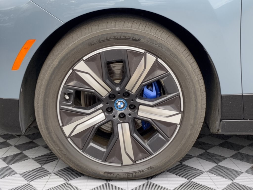 Used 2024 BMW iX M60 AWD/4WD image 13