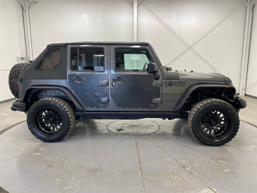 Used 2016 Jeep Wrangler Unlimited Sahara AWD/4WD image 8
