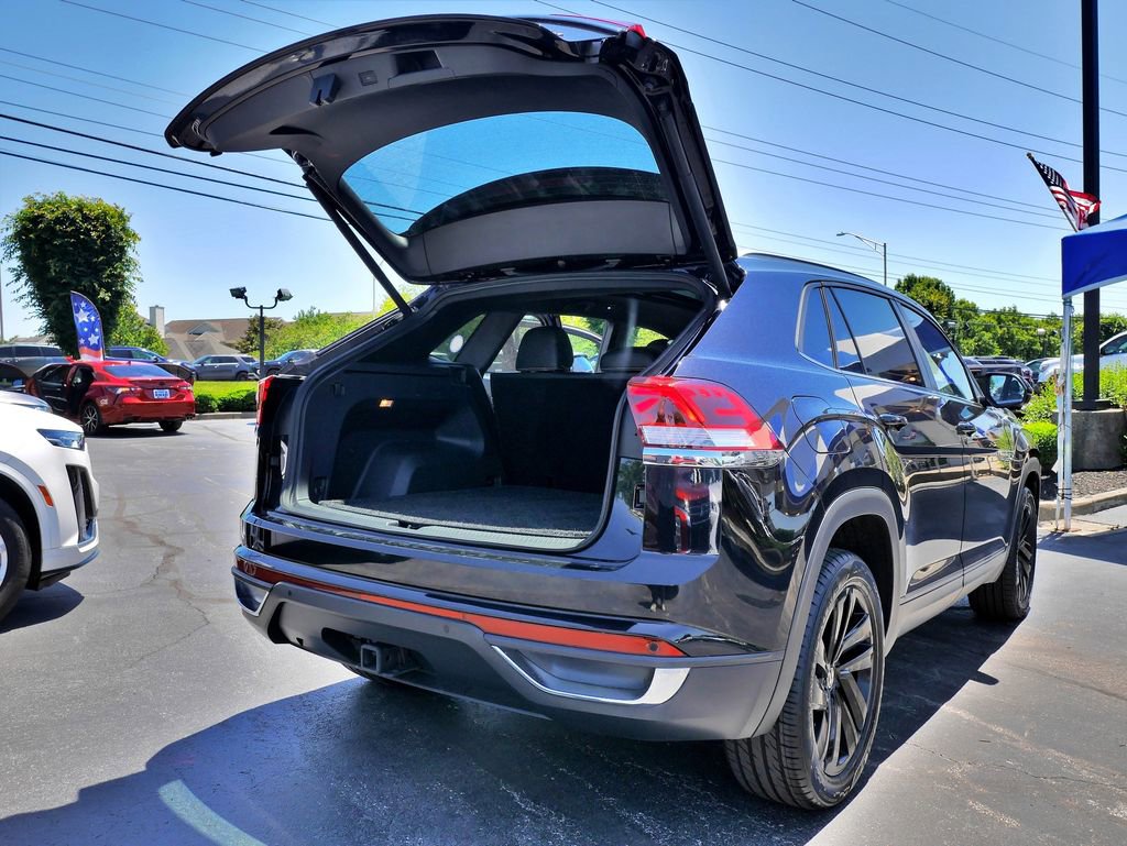 Used 2021 Volkswagen Atlas Cross Sport SE AWD/4WD image 16