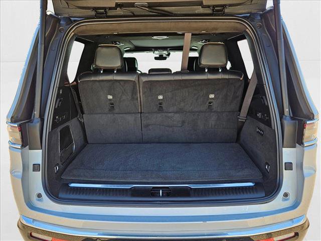 Used 2022 Jeep Grand Wagoneer Series III w/ Rear Seat Video Group 1 image 6