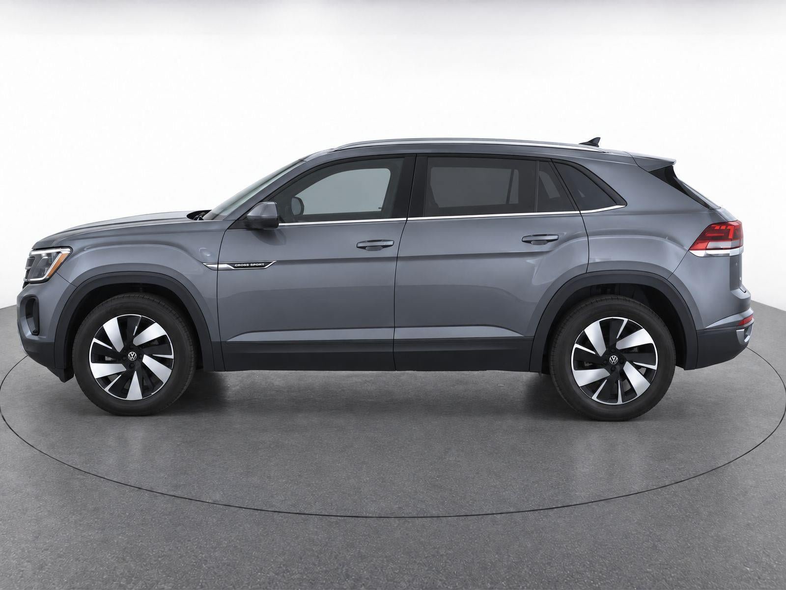 Used 2024 Volkswagen Atlas Cross Sport SE w/ Panoramic Sunroof Package AWD/4WD image 6