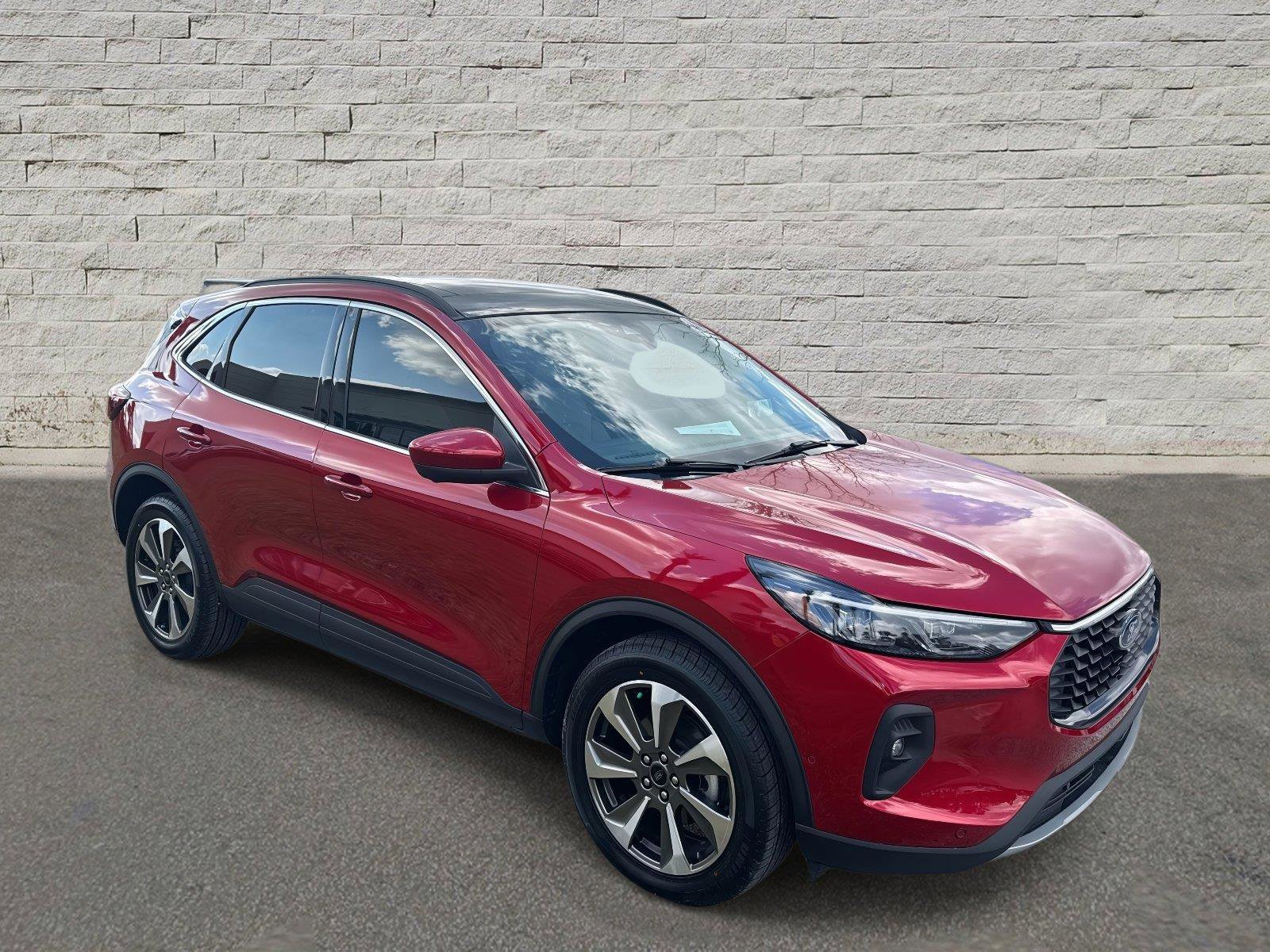 Used 2024 Ford Escape Platinum w/ Premium Technology Package image 7