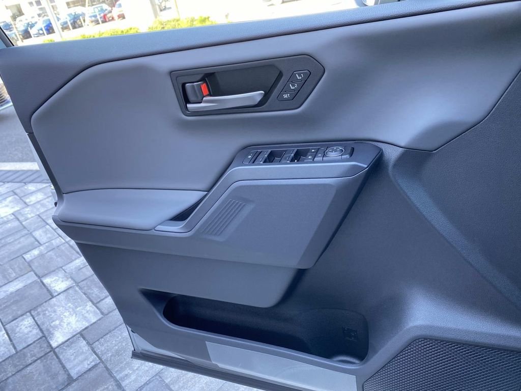New 2026 Toyota RAV4 XSE AWD/4WD image 18