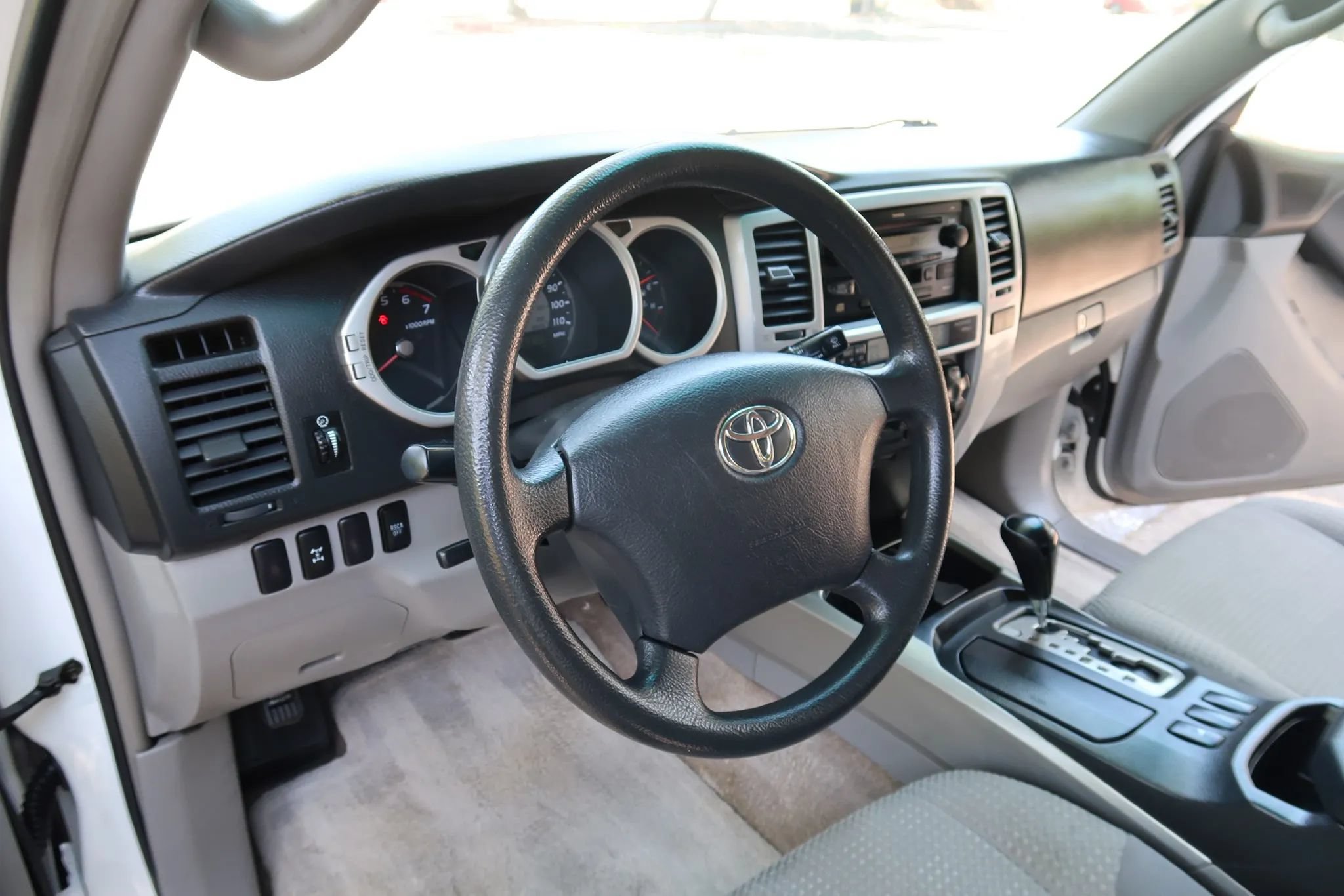 Used 2005 Toyota 4Runner Sport AWD/4WD image 18