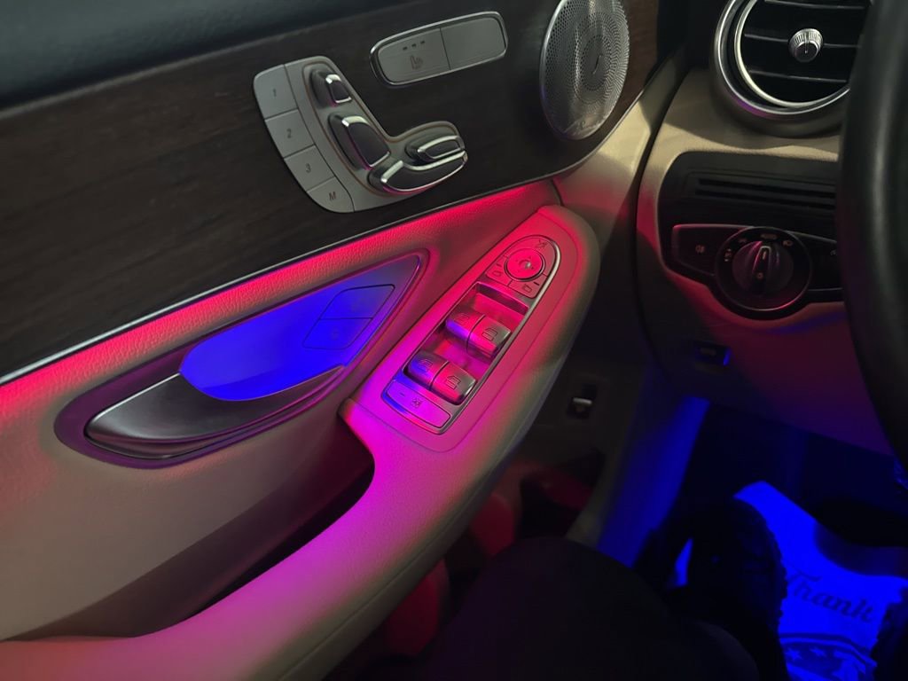 Used 2020 Mercedes-Benz GLC 300 4MATIC image 37