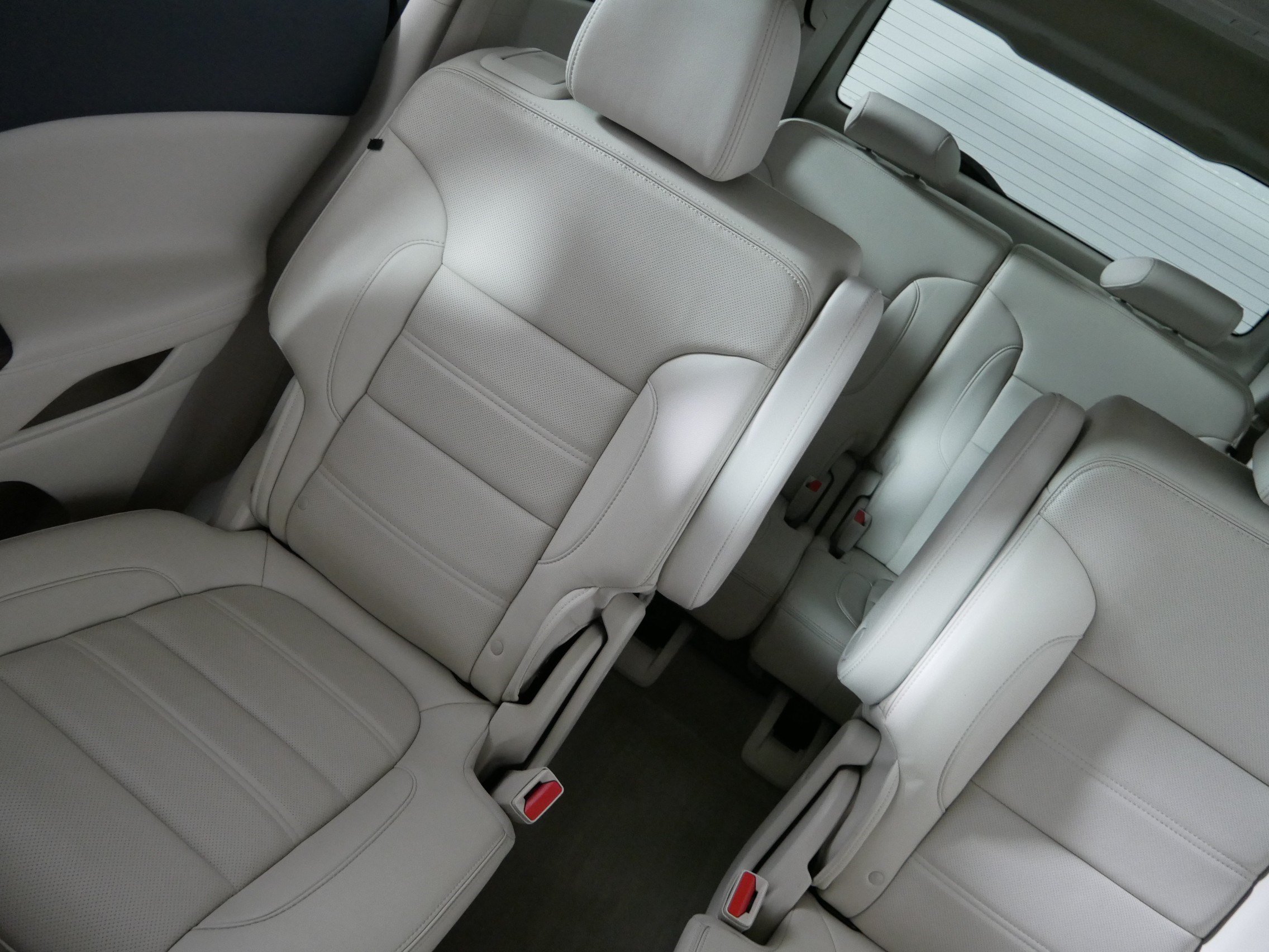 Used 2022 GMC Acadia Denali w/ Denali Ultimate Package FWD image 12