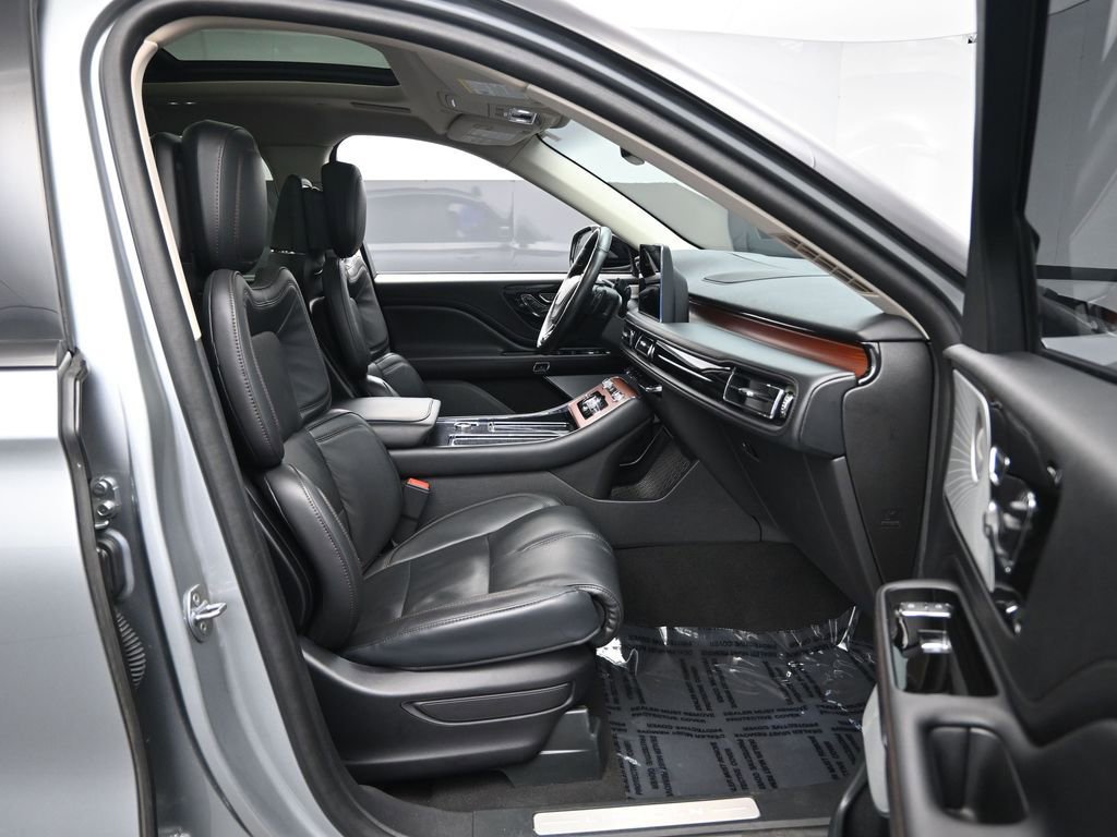 Used 2023 Lincoln Aviator Reserve w/ Equipment Group 201A image 34