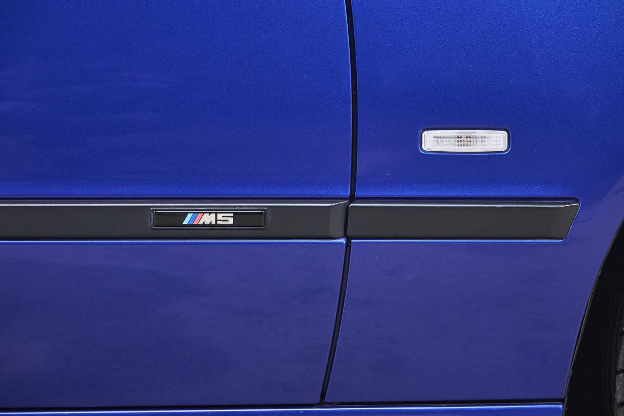 Used 2002 BMW M5 RWD image 37