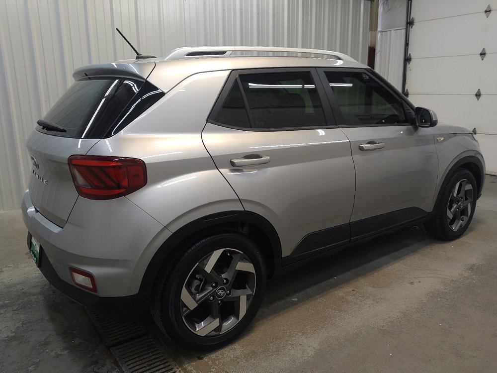 Used 2023 Hyundai Venue SEL FWD image 10
