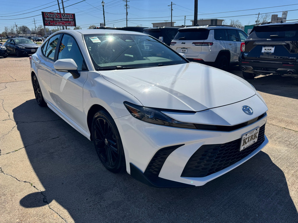 Used 2025 Toyota Camry SE FWD image 7