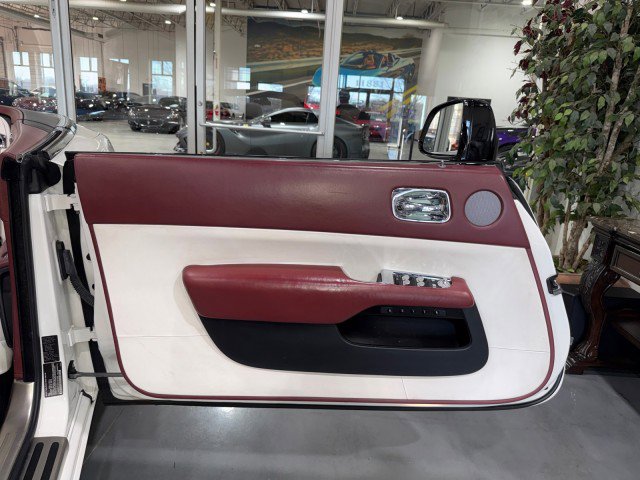 Used 2017 Rolls-Royce Dawn image 53
