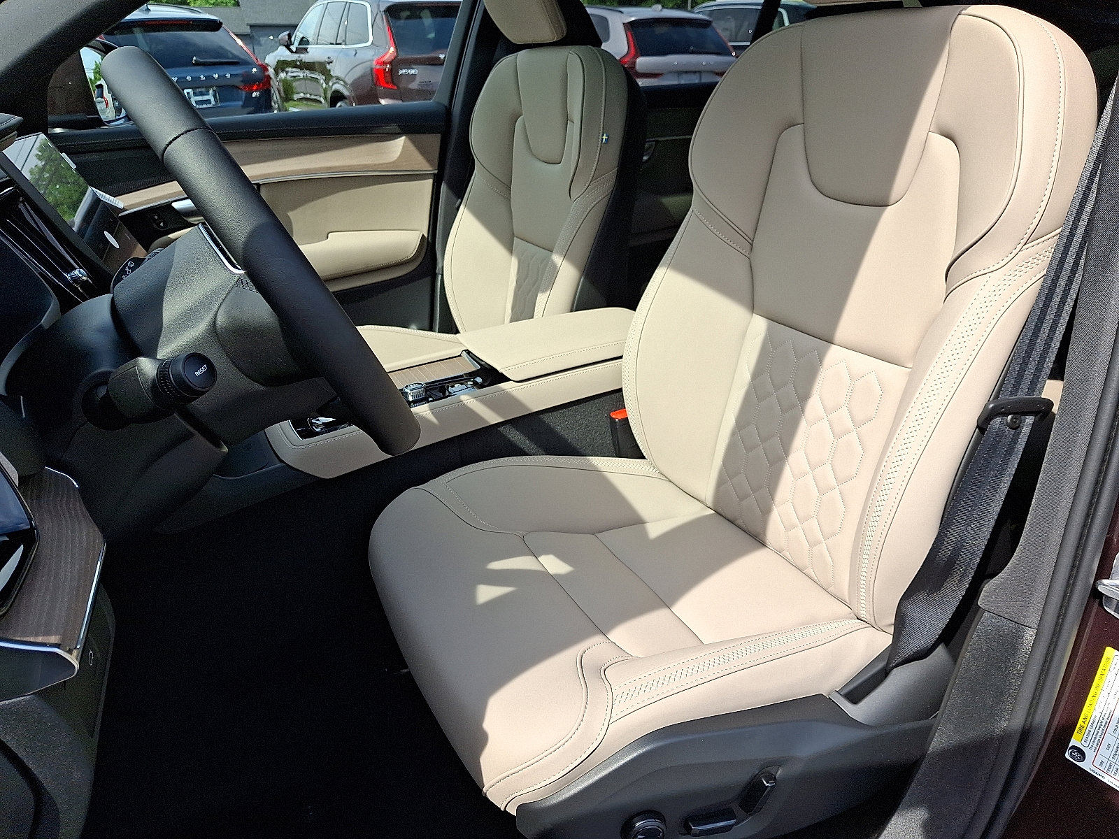 New 2026 Volvo XC90 B6 Plus image 9
