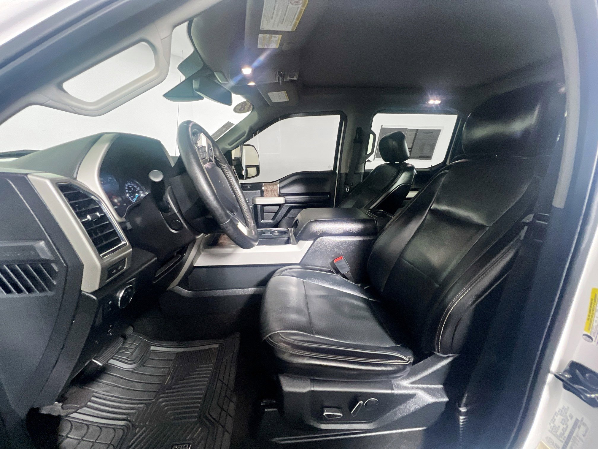 Used 2018 Ford F250 Lariat w/ Lariat Ultimate Package image 14