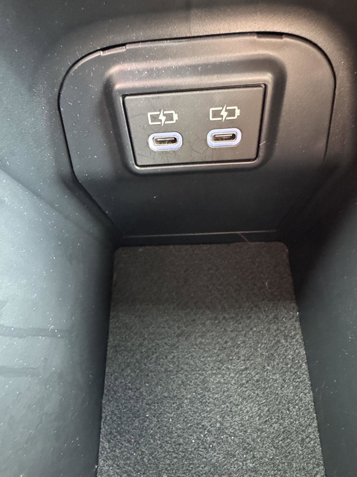 Used 2025 Toyota RAV4 XLE AWD/4WD image 28