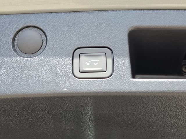 New 2026 Chevrolet Equinox RS w/ Convenience Package III FWD image 8