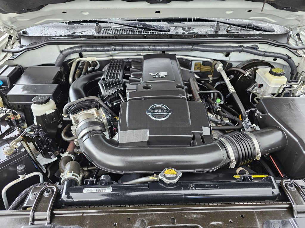 Used 2015 Nissan Frontier PRO-4X image 19